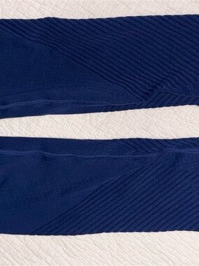 Fabletics Navy Blue Textured Leggings